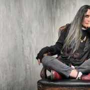 DEEPA MEHTA KİMDİR?