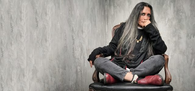 DEEPA MEHTA KİMDİR?